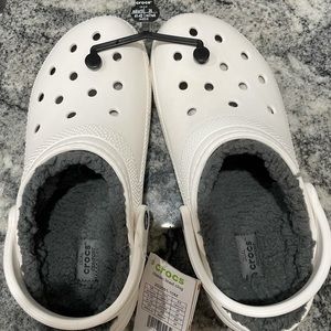 White crocs with gray fuzzy lining Size 8 men’s, 10 women’s